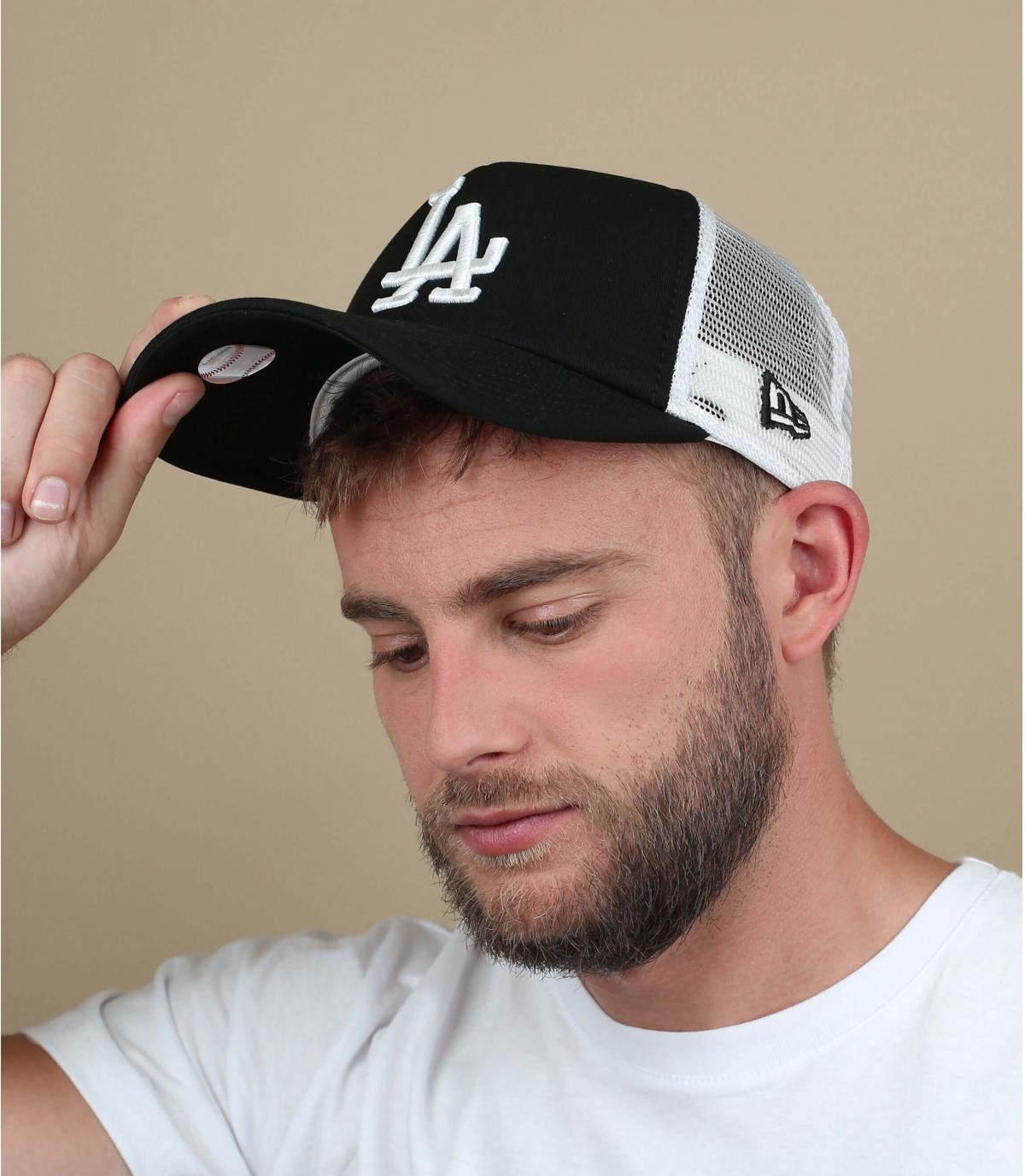 Casquette trucker LA New Era Clean black white Headict