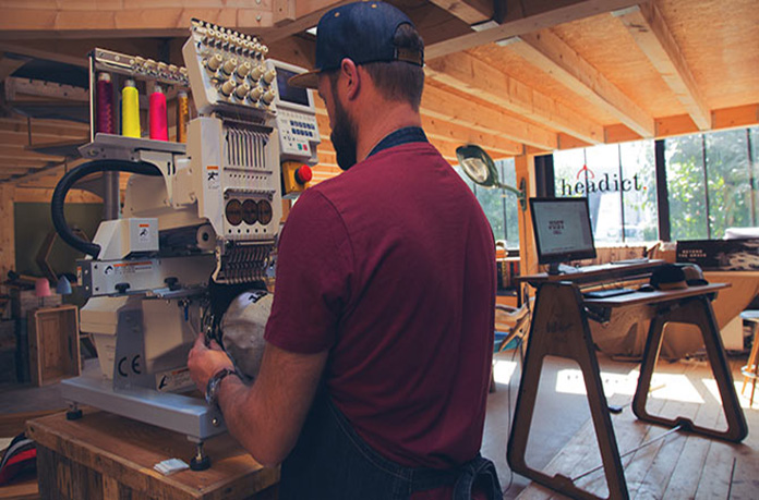 Atelier fabrication headwear