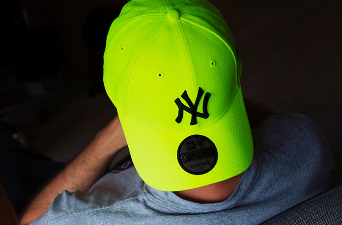 Casquettes fluo New Era : la touche flash qui illumine vos tenues