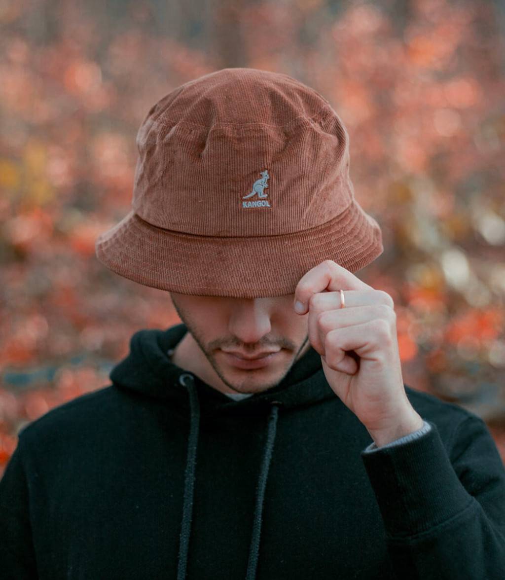 Esprit rétro chic et confort velouté chez Kangol